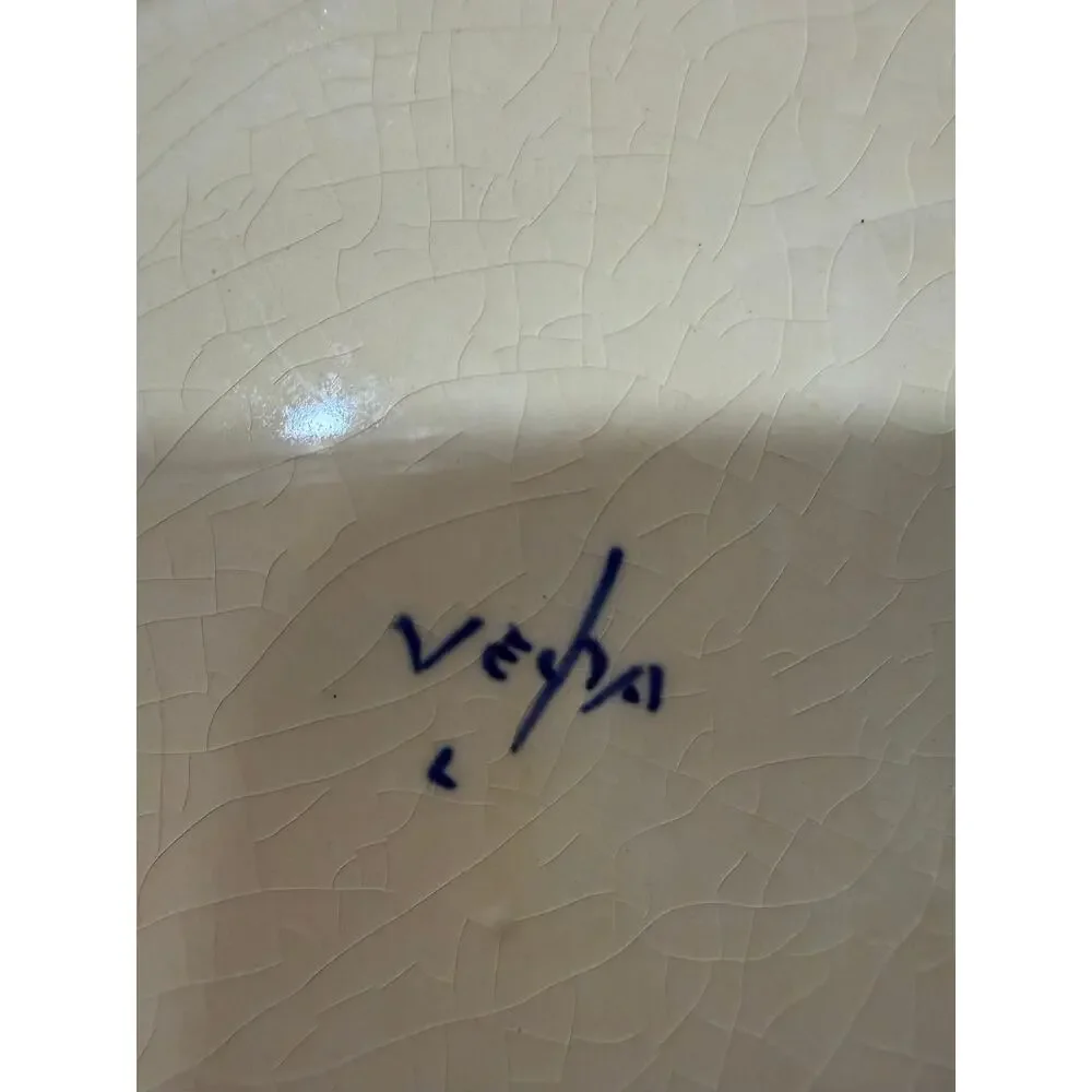 Eduardo Vega included decoration